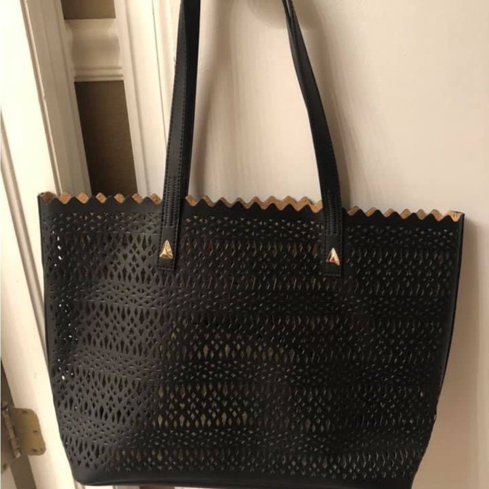 Stella & Dot Black Avalon Tote with Gold Accents